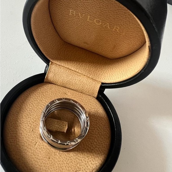 Like new, size 10 , silver - Picture 3 of 3